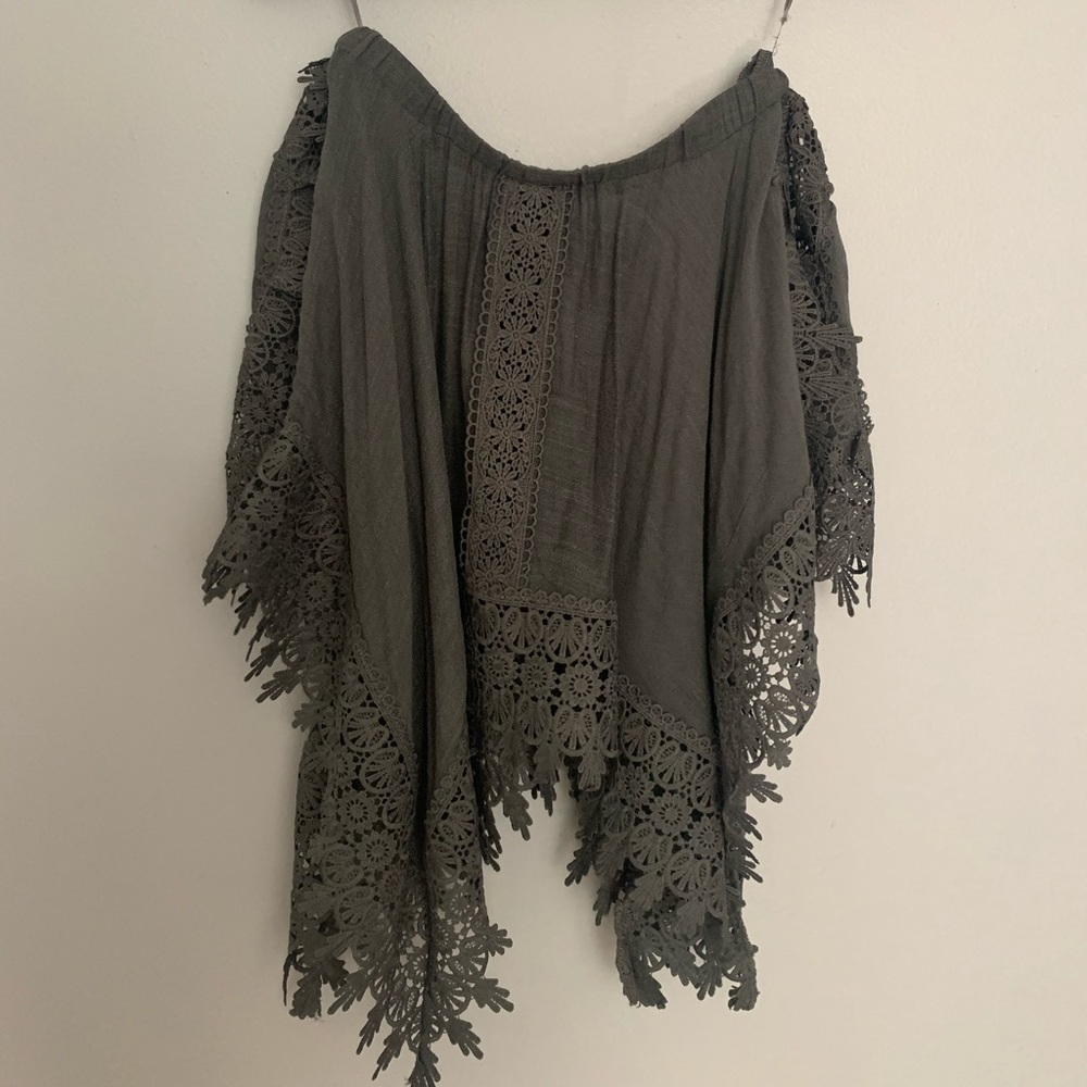 Windsor Lace Off the Shoulder Top